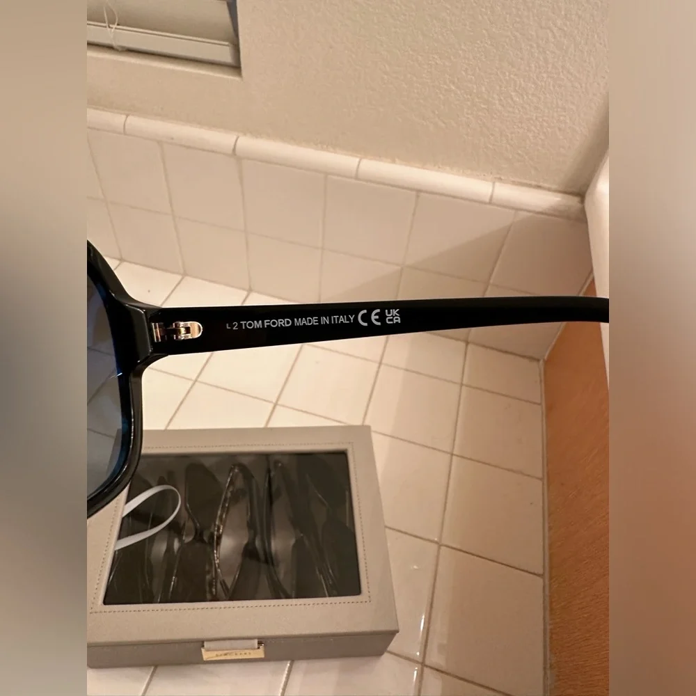 Tom Ford Hanley Sunglasses - Picture 7 of 9